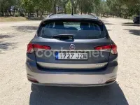 Usado Fiat Tipo Easy 95 CV (69 kW) 2017 Gris / plata Familiar
