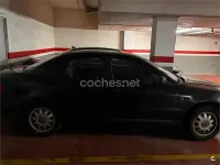 Usado Audi A4 110 CV (80 kW) 1998 Negro Berlina