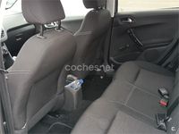 Usado Peugeot 208 Style 92 CV (67 kW) 2014 Beige Utilitario