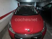 Usado Peugeot 208 Style 100 CV (73 kW) 2016 Rojo Utilitario