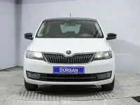 Usado Skoda Rapid Style 125 CV (91 kW) 2016 Blanco Utilitario