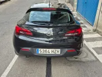 Usado Opel Astra GTC Selective 140 CV (102 kW) 2014 Negro Berlina