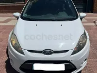 Usado Ford Fiesta Trend 68 CV (50 kW) 2010 Blanco Berlina