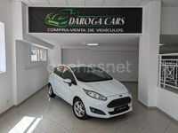 Usado Ford Fiesta Trend 100 CV (73 kW) 2015 Blanco Utilitario