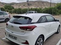 Begagnad Hyundai i20 90 HK (66 kW) 2016 Vit Sportkupé