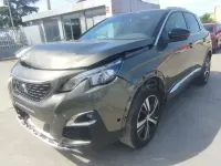 Usado Peugeot 3008 GT-line 130 CV (95 kW) 2019 Gris / plata SUV