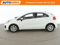 Usado Kia Rio 85 CV (62 kW) 2015 Blanco Berlina