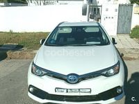 Usado Toyota Auris Hybrid Active 136 CV (100 kW) 2017 Blanco Familiar
