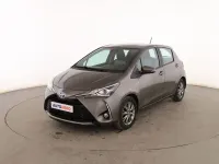 Usado Toyota Yaris Active 101 CV (74 kW) 2018 Gris Utilitario