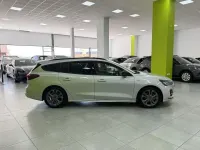 Usado Ford Focus ST-Line 125 CV (91 kW) 2024 Gris Familiar