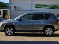 Usado Jeep Compass Limited 136 CV (100 kW) 2012 Gris SUV