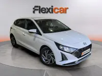 Usado Hyundai i20 101 CV (74 kW) 2024 Blanco Utilitario