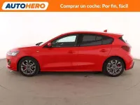Usado Ford Focus ST-Line 125 CV (91 kW) 2024 Rojo Berlina