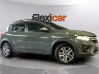 Usado Dacia Sandero Essentiel 91 CV (66 kW) 2023 Verde Berlina