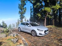 Usado Hyundai i30 140 CV (102 kW) 2019 Gris / plata Berlina