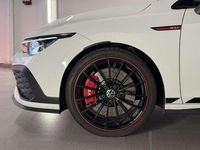 Usado VW Golf VIII GTI 300 CV (220 kW) 2023 Blanco Utilitario