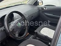Usado Skoda Fabia Comfort 75 HP (55 kW) 2004 Cinzento Sedan