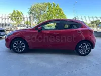 Usado Mazda 2 Style 90 CV (66 kW) 2015 Granate Berlina