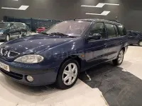 Usado Renault Mégane GrandTour Privilege 80 CV (58 kW) 2001 Azul Familiar