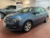 Usado Opel Astra Selective 165 CV (121 kW) 2015 Azul Berlina