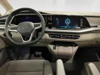 Usado VW Multivan Life 150 CV (110 kW) 2025 Rojo Monovolumen
