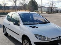 Usado Peugeot 206 75 CV (55 kW) 2002 Blanco Berlina
