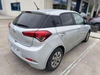 Usado Hyundai i20 84 CV (61 kW) 2016 Gris Utilitario