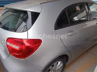 Usado Mercedes A180 Style 109 CV (80 kW) 2015 Gris / plata Berlina