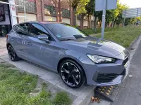 Usado Cupra Leon 150 CV (110 kW) 2024 Gris / plata Berlina