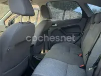 Usado Ford Focus Ghia 115 CV (84 kW) 2006 Azul Berlina