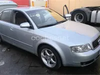 Usado Audi A4 115 CV (84 kW) 2002 Gris / plata Familiar