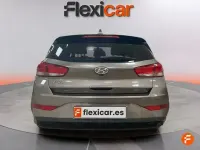 Usado Hyundai i30 110 CV (80 kW) 2021 Marrón