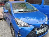 Usado Toyota Yaris Active 69 CV (50 kW) 2017 Azul Berlina