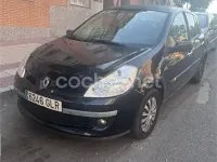 Usado Renault Clio II 85 CV (62 kW) 2009 Negro Berlina
