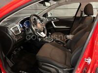 Usado Kia Ceed 100 CV (73 kW) 2019 Rojo Utilitario