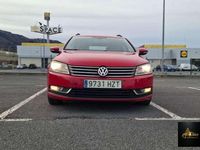 Usado VW Passat 140 CV (102 kW) 2012 Rojo Familiar