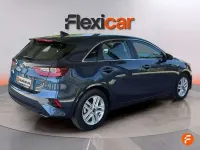 Usado Kia Ceed 120 CV (88 kW) 2019 Azul Utilitario