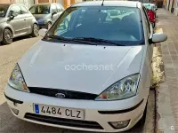 Usado Ford Focus Trend 90 CV (66 kW) 2004 Blanco Berlina