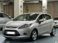 Usado Ford Fiesta Trend 68 CV (50 kW) 2009 Gris / plata Utilitario