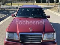 Usado Mercedes E300 136 CV (100 kW) 1993 Granate Familiar