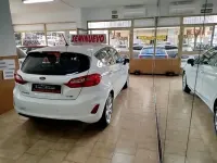 Usado Ford Fiesta Trend 125 CV (91 kW) 2021 Blanco Utilitario