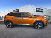 Usado Peugeot 2008 Allure 110 CV (80 kW) 2021 Naranja SUV