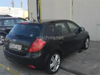 Usado Kia Ceed 115 CV (84 kW) 2009 Negro Utilitario