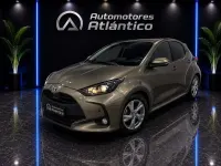 Usado Toyota Yaris Hybrid Active 116 CV (85 kW) 2025 Marrón Utilitario