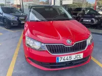 Usado Skoda Fabia Ambition 60 CV (44 kW) 2015 Rojo Berlina