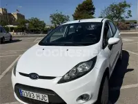 Usado Ford Fiesta Trend 82 CV (60 kW) 2012 Blanco Berlina