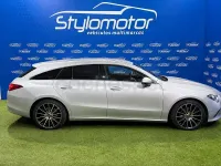 Usado Mercedes CLA200 Shooting Brake 150 CV (110 kW) 2021 Gris / plata Familiar