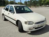 Usado Ford Escort Ghia 90 CV (66 kW) 1997 Blanco Berlina