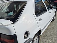 Usado Renault R9 93 CV (68 kW) 1994 Blanco Berlina