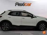 Usado Kia Stonic 84 CV (61 kW) 2022 Blanco SUV